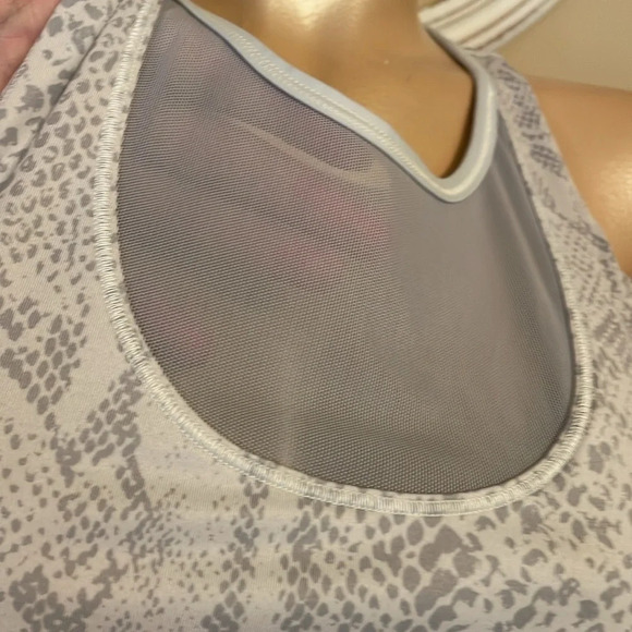 Lululemon women’s tank top 12 workout Athletic snake print stretch soft grey - Picture 3 of 10